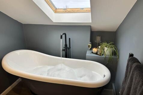 Roll top Bath