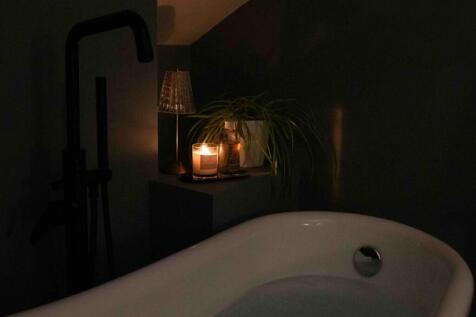 Candlelit Bath