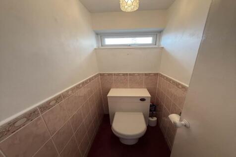 TOILET ROOM