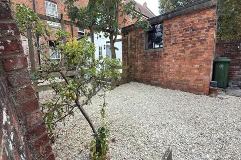 COMMUNAL GARDEN