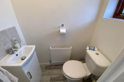 DOWNSTAIRS CLOAKROOM
