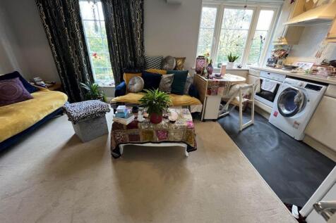 LOUNGE 2