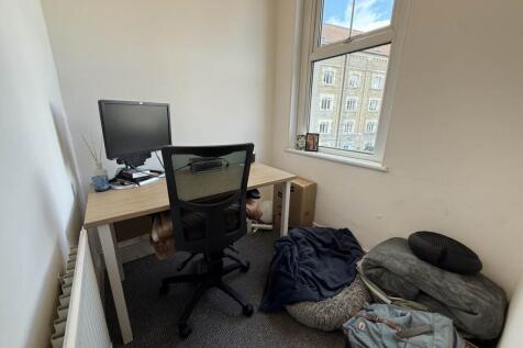 BEDROOM 2/OFFICE