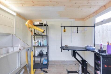 HOME OFFICE/OUT BUIL
