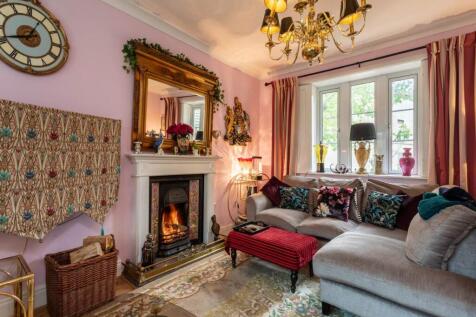 FAMILY ROOM 2