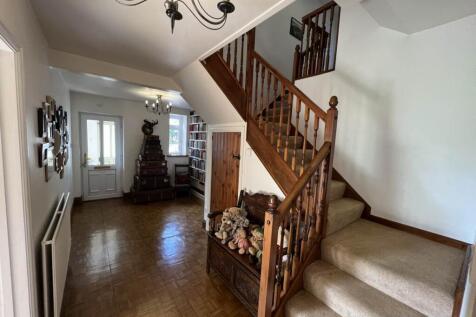 INNER HALLWAY 