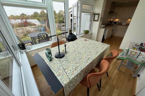 CONSERVATORY/DINING 