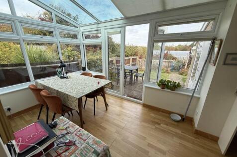 CONSERVATORY/DINING 