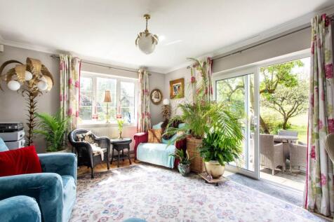 LIVING ROOM 3