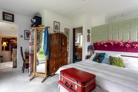 MASTER BEDROOM 2