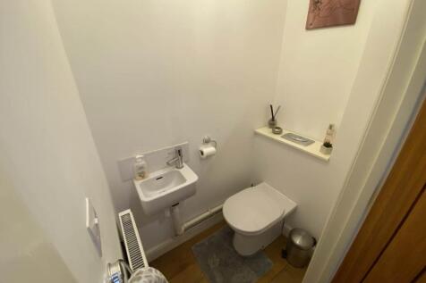 DOWNSTAIRS CLOAKROOM