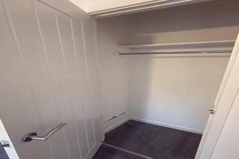 BEDROOM 1 FITTED WAR