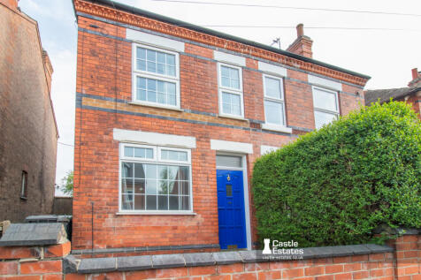 2 Bedroom Semi-Detached house for rent