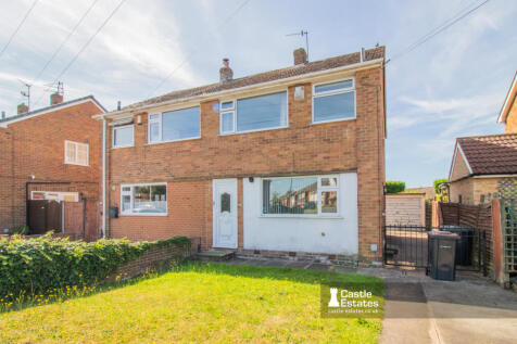 Three bedroom semi-detached house for sale