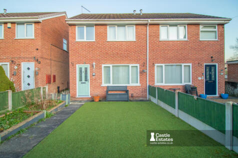 Three bedroom Semi-Detached house to rent