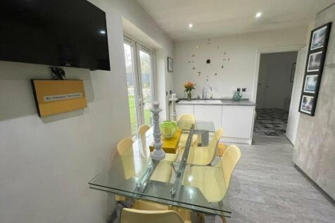 Fitted Kitchen/Dining Room