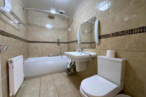 En-Suite Bathroom