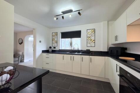 Fitted Kitchen