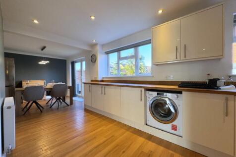 Fitted Kitchen