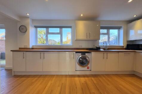 Fitted Kitchen