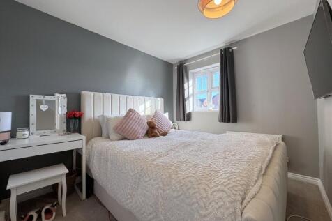 SeconBedroom
