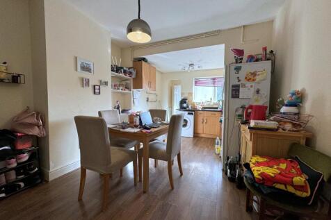 Dining Room open plan to Kitchen