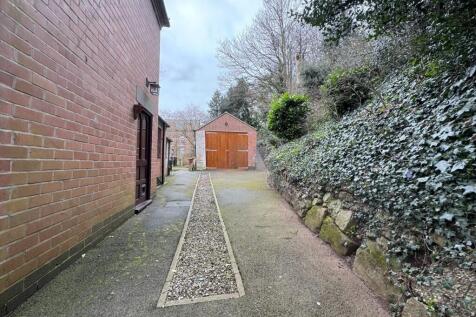 Driveway/Garage/Boat House