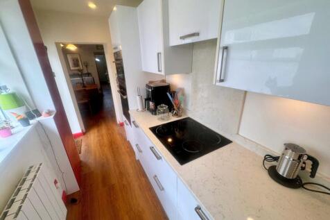 Fitted kitchen