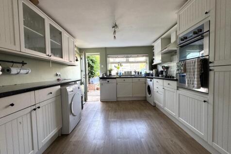 Fitted Kitchen