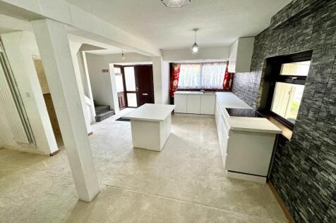 Open Plan Kitchen/Living Area