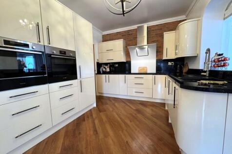 Fitted Kitchen