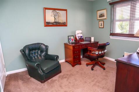 Bedroom/Office