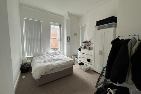 Flat 6  77 Wellington Road