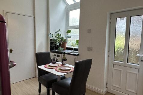 Flat 1 Marsland Road