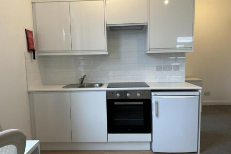 Flat 5 Wilbraham Road