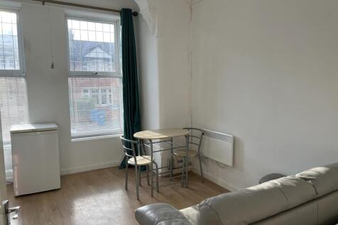 Flat 2 Wellington Road