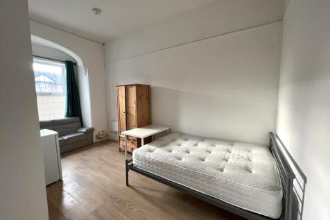 Flat 2 Wellington Road