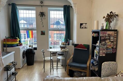 Flat 2 Wellington Road