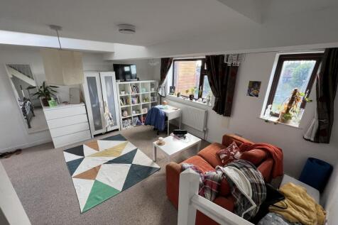 Flat 8 28 Atwood Road