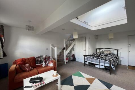 Flat 8 28 Atwood Road