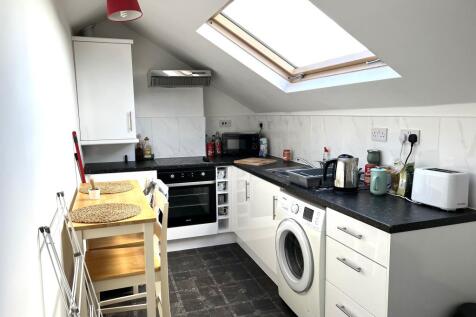 Flat 8 28 Atwood Road