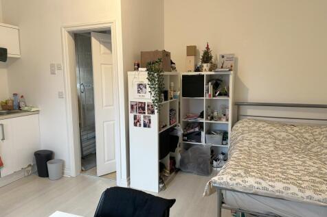 399 Wilmslow Road ft 4