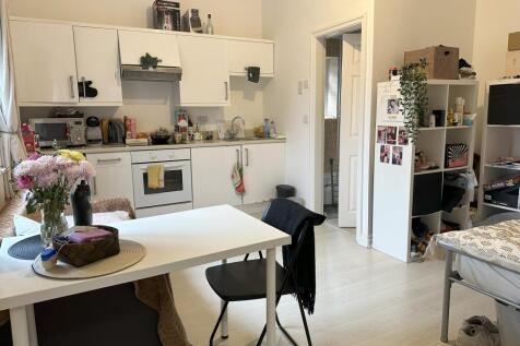 399 Wilmslow Road ft 4