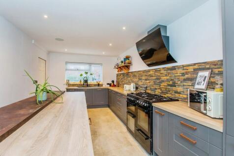Kitchen / Breakfast Room