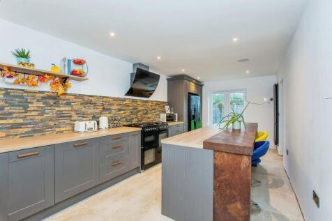 Kitchen / Breakfast Room