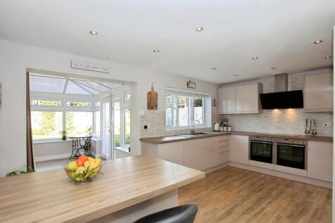 Kitchen / Breakfast Room