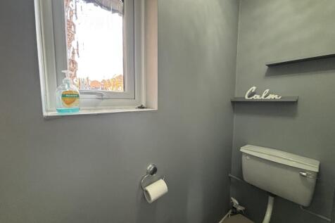 Cloakroom/wc