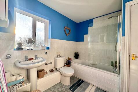 Bathroom.jpg