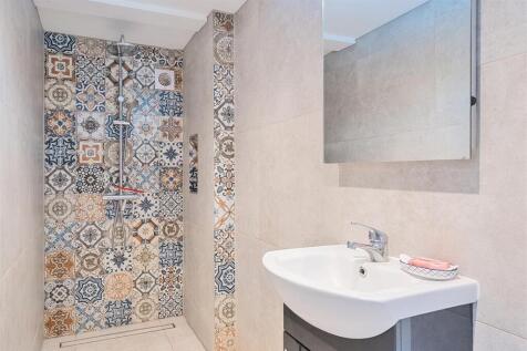 Barn Shower Room.jpg