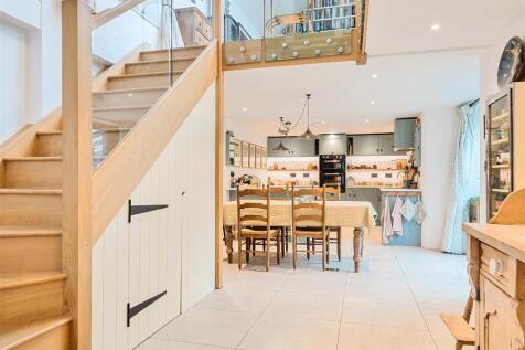 Barn Staircase Dupe.jpg